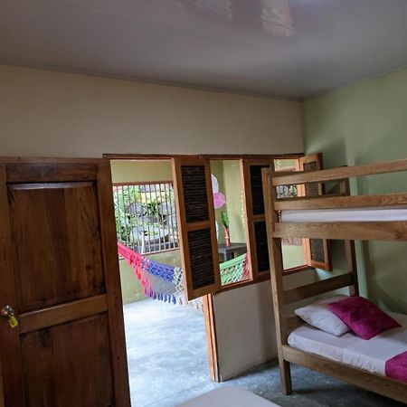 Sierra Kay Hostel Гуачака Экстерьер фото